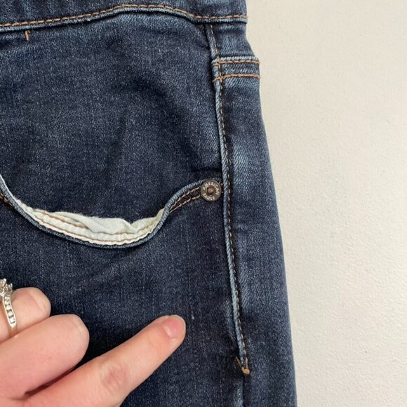 AMERICAN EAGLE Super Stretch Hi-Rise Skinny Dark Wash High Waisted Skinny Jeans - Picture 8 of 16